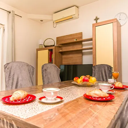 Tatil Evi House Tina