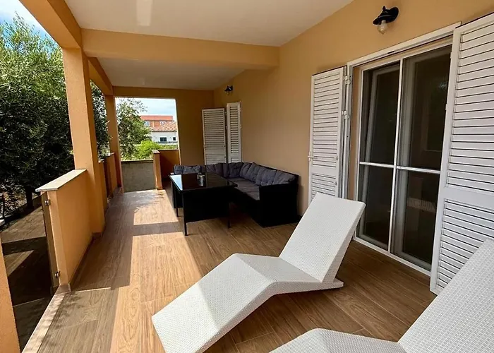 House Tina